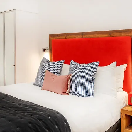 Berkeley Suites, 2 *