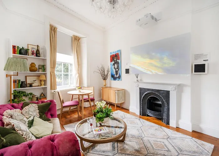 Berkeley Suites, 2 Bristol