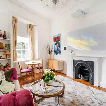 Berkeley Suites, 2 Bristol