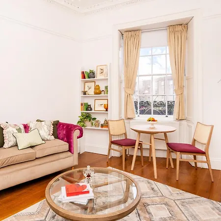 Апартаменты The Lyndale - Period Apartment On Charming Crescent Бристоль