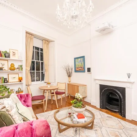 The Lyndale - Period Apartment On Charming Crescent Апартаменты *