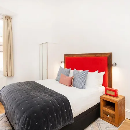 Berkeley Suites, 2 Bristol