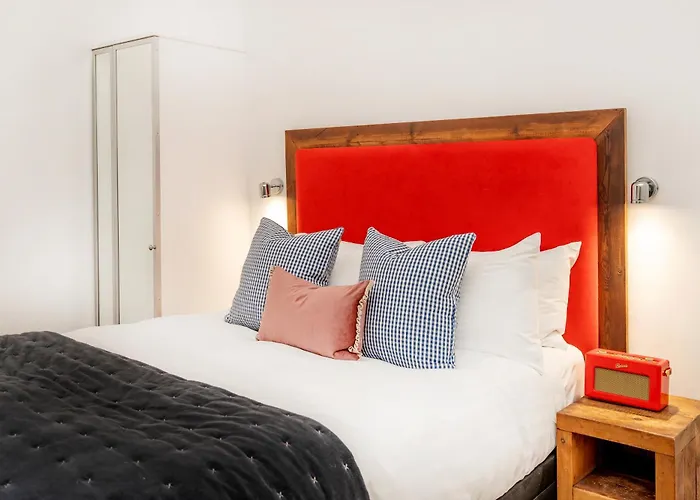 Berkeley Suites, 2 *